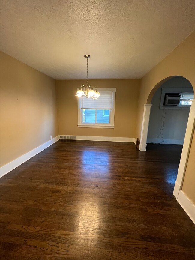 333 E Broadway Ave House House Rental in Girard, OH