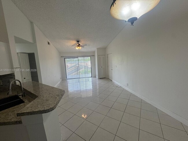 Photo - 9999 Summerbreeze Dr Unidad 218
