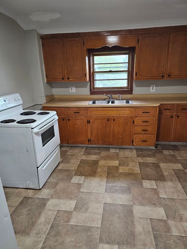 Photo - 345 E Prospect St