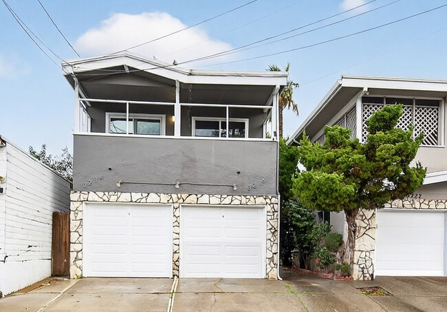 Building Photo - 3216 Delaware St