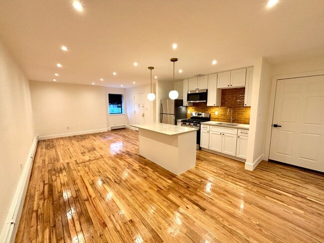 Photo - 2182 Davidson Ave Unit 1F