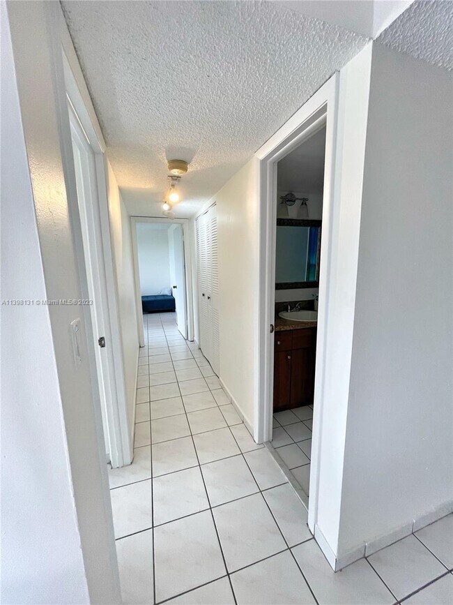 Photo - 14250 SW 62nd St