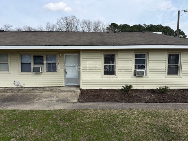 Building Photo - 400 E Northern Blvd Unit 35