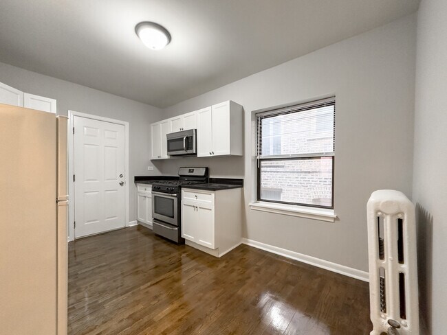 Photo - 5746 N Winthrop Ave Unit 302