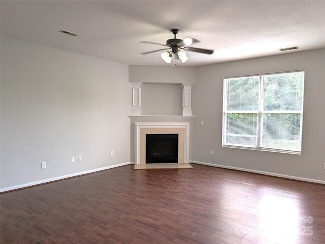 Photo - 7032 Sunman Rd