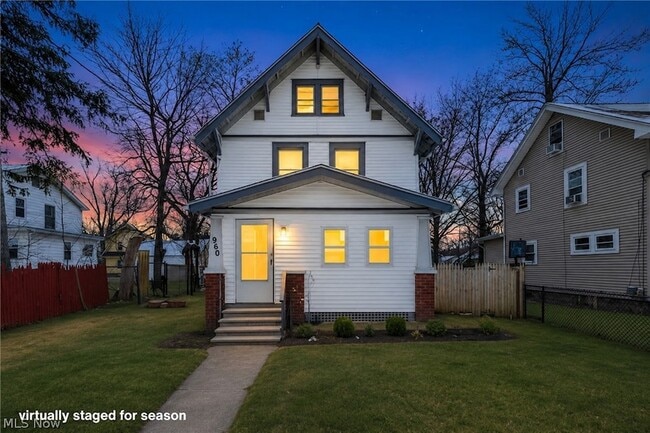 Photo - 960 Whittier Ave