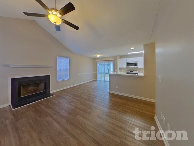 Photo - 1207 Larkspur Dr