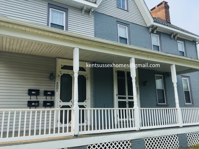 Building Photo - 502 NW Front St Unit B (1BR)