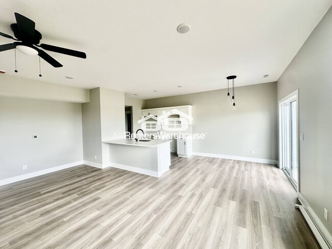 Photo - 7000 Lake Hill Dr