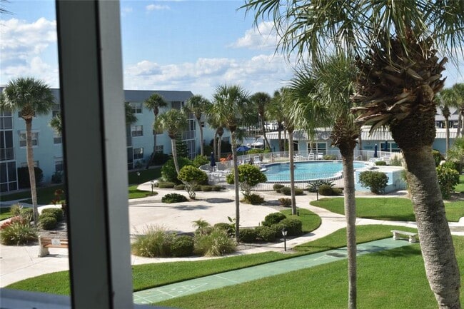 Photo - 325 Causeway N Unit C 304