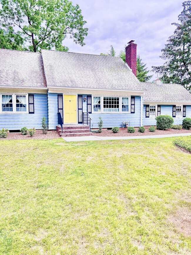 Building Photo - 91 Haring Dr Rental