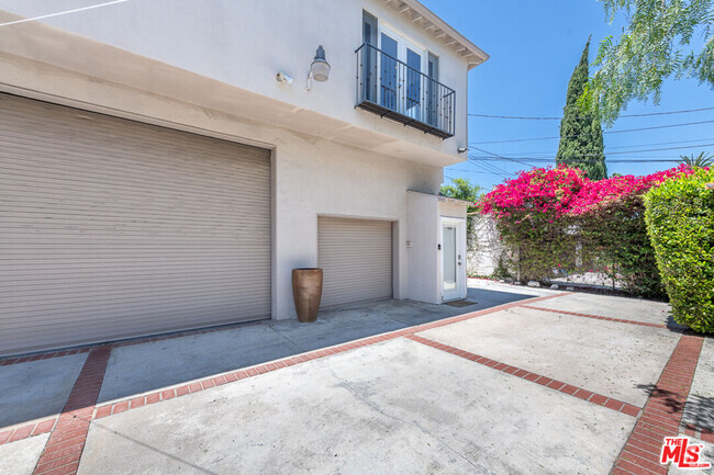 Building Photo - 1239 S Orange Dr Rental