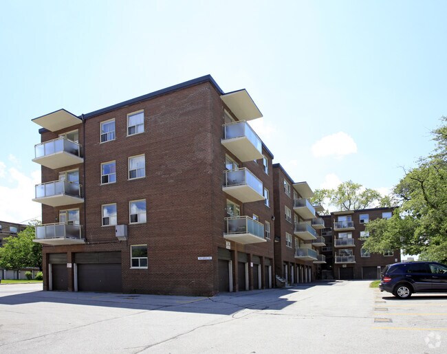 Building Photo - Birchbank Court