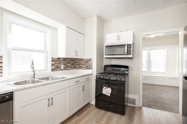 Photo - 13621 Cranwood Dr