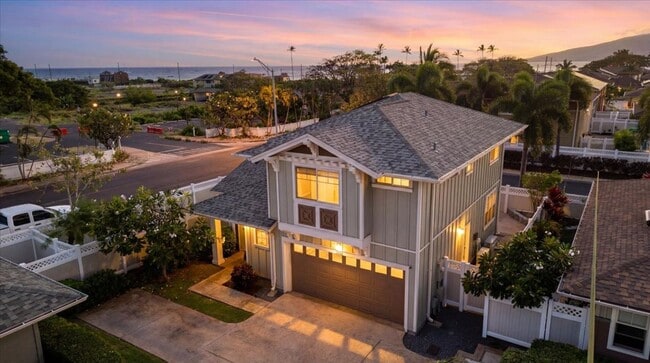 Building Photo - Modern Living in One of Lahaina’s Most Desirable Communities