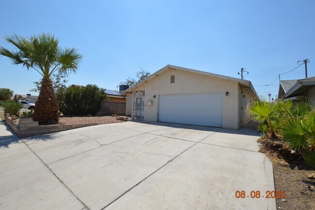 Photo - 2108 Mariposa Ave House