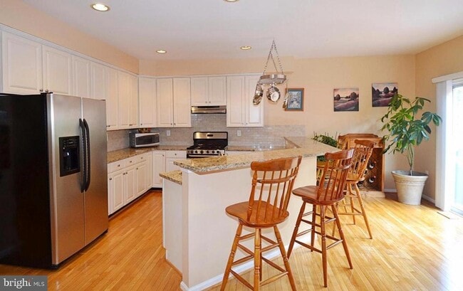 Photo - 21168 Millwood Square