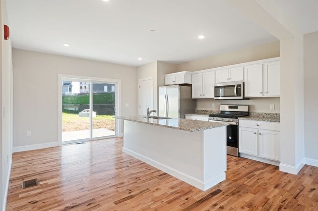 Photo - Half Peak Ledges