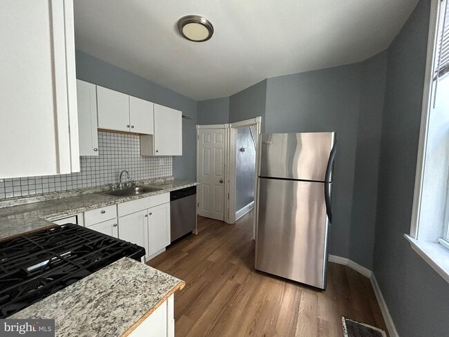 Photo - 2817 N Stillman St