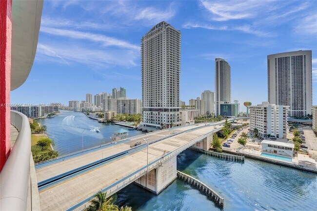 Photo - 2602 E Hallandale Beach Blvd Unidad # T1201