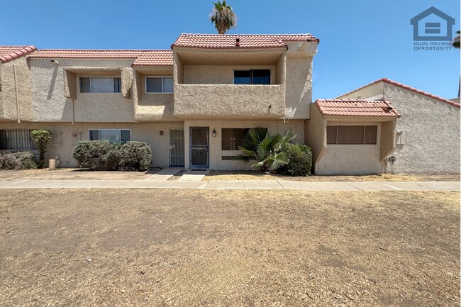 Photo - 3Bed/2Bath Townhouse at 47th Ave/Maryland Ave! Ready for Immediate Move-In! – FENCED-IN YARD!