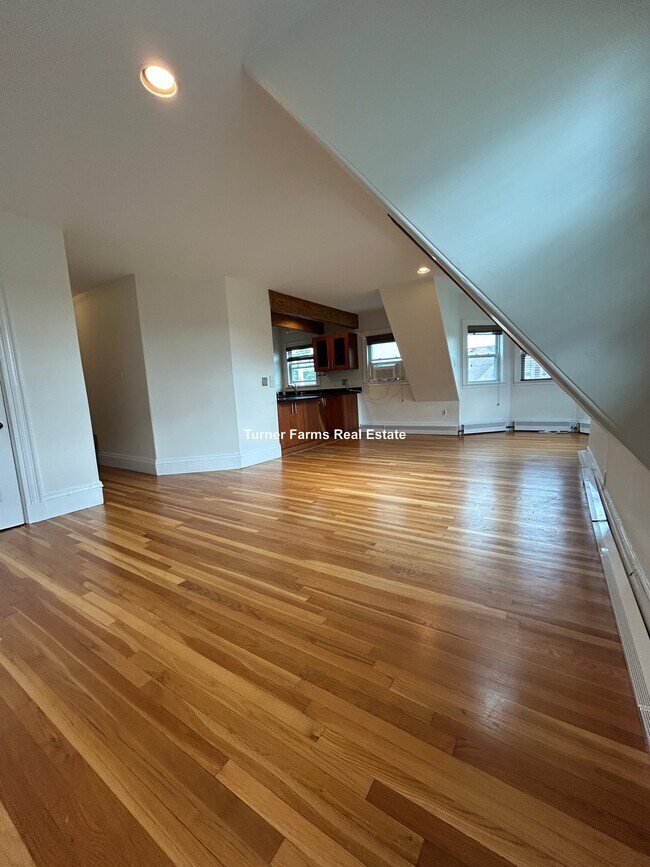 Photo - 185 Davis Ave Unit 8
