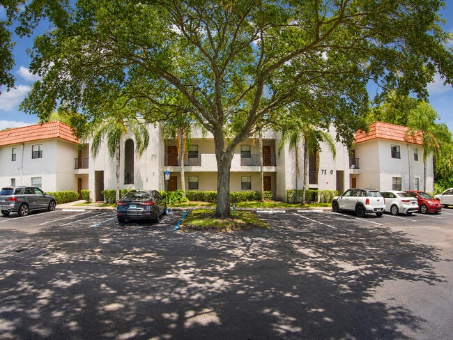 Building Photo - 7260 Woodmont Ave Unit 203
