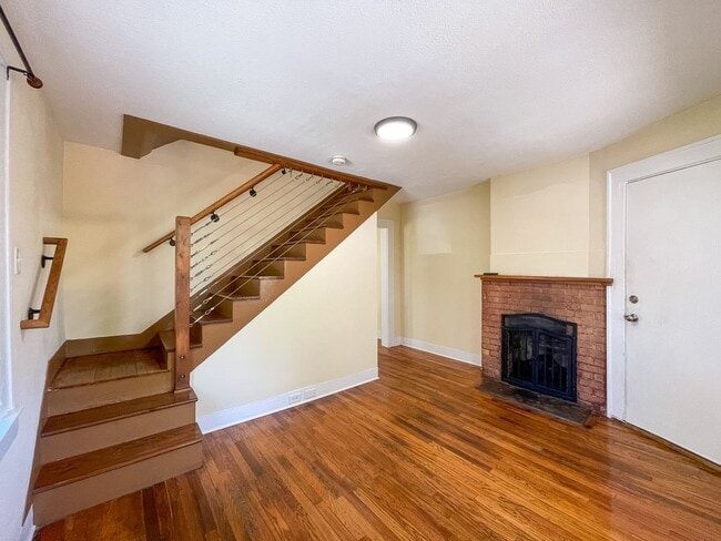 Photo - 10 Latta St Apartment Unit A