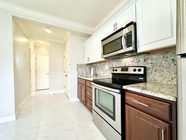 1041 NE 16th Ave Unit W