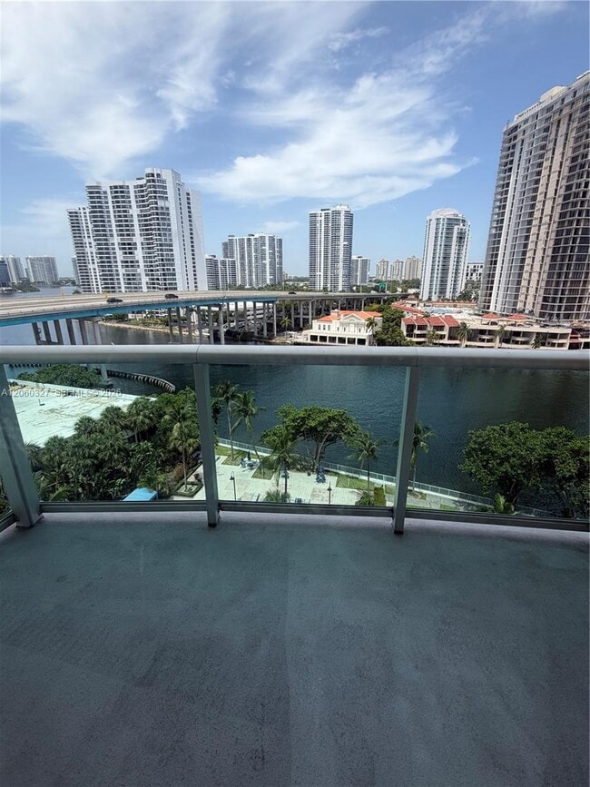 Building Photo - 19390 Collins Ave Unit 1007