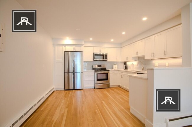 Building Photo - 1 bedroom in Brookline MA 02446 Unit 403 COPY Rental
