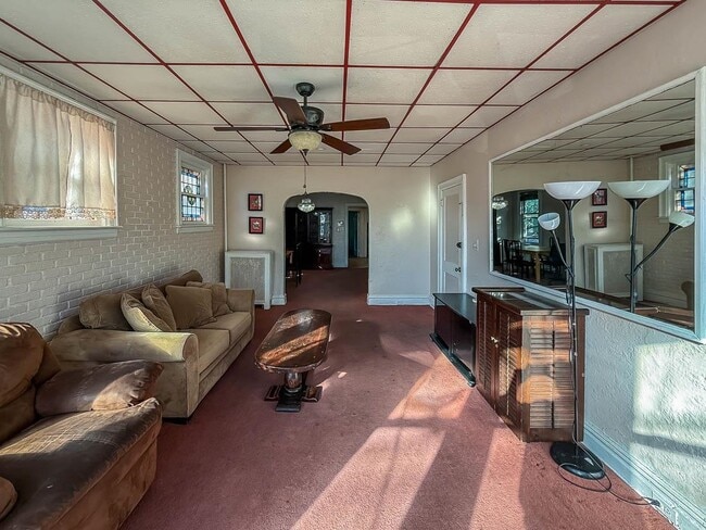 Photo - 196 MANHATTAN Ave Unidad 2nd Floor