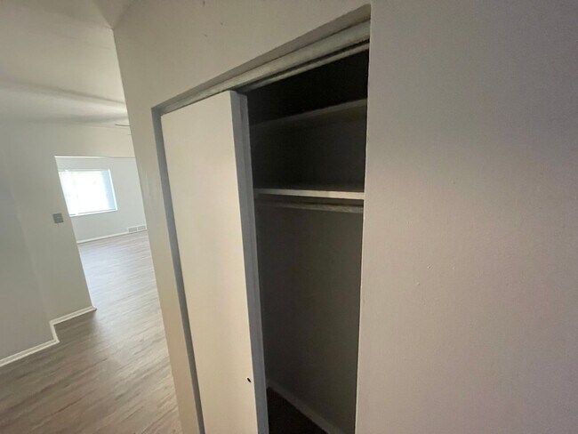 3255 Delor St Unidad 2W