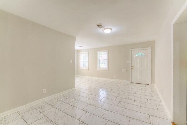 Photo - 1778 Edward Ave