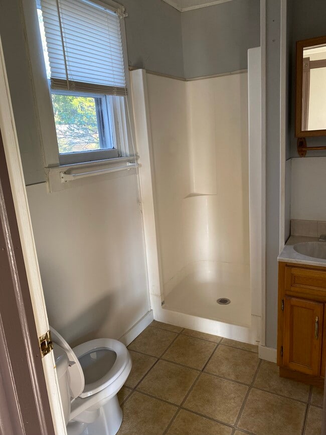 Photo - 362 N Line St