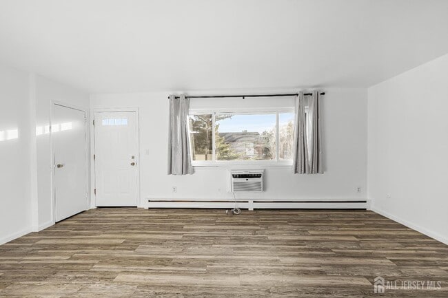 Photo - 128 Cricket Ln