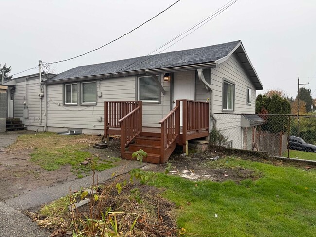 Building Photo - 1615 SW 110th St