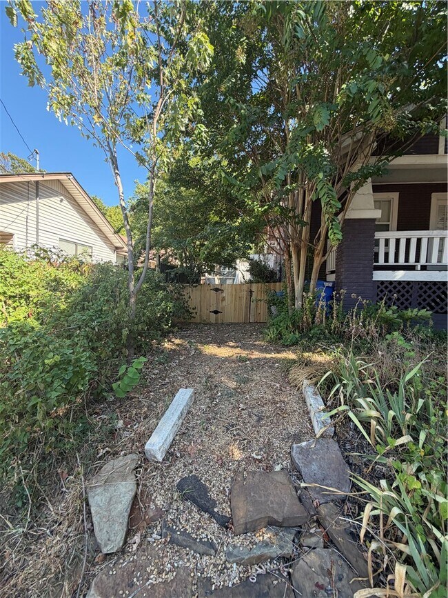 224 W Watson St