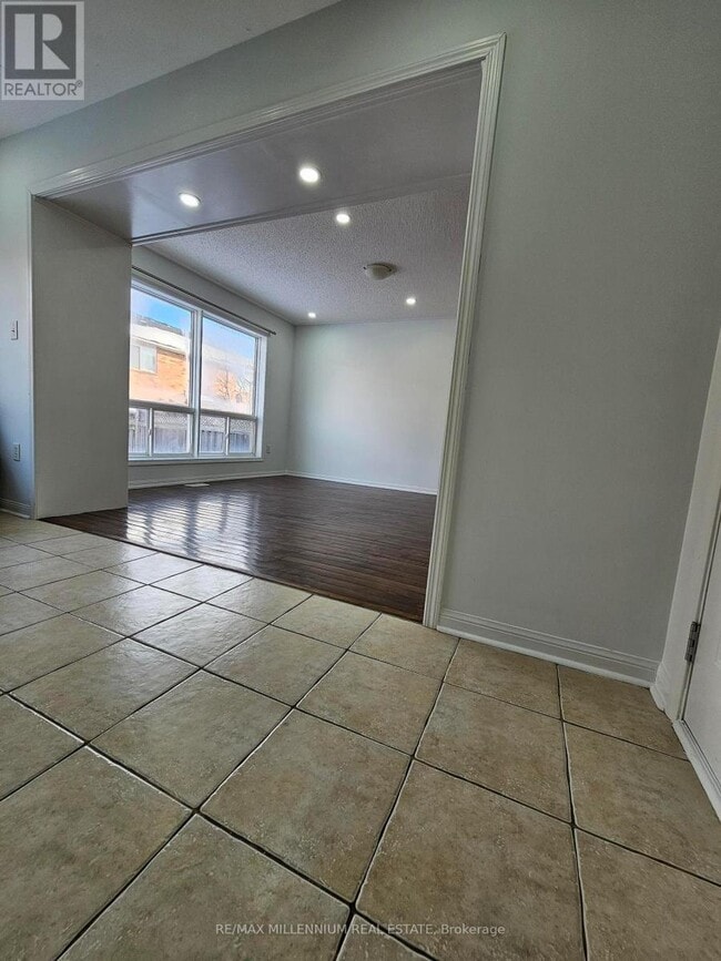 Photo - 1064 Clark Blvd