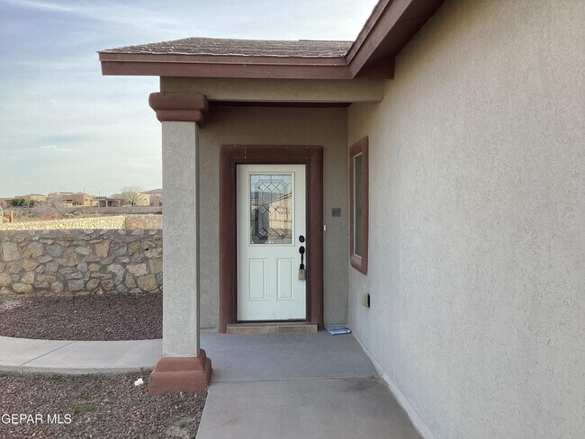 Photo - 5914 Speyside Dr