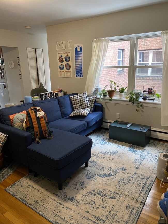 Building Photo - 436 Pleasant St Unit C-6 Rental