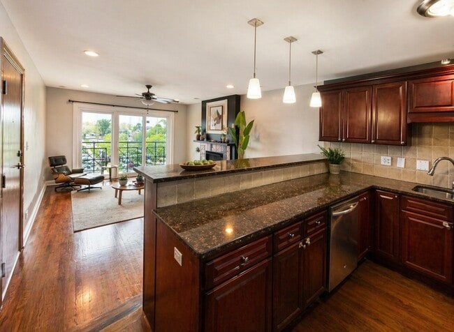Photo - 5658 W 63rd St Unit 3W