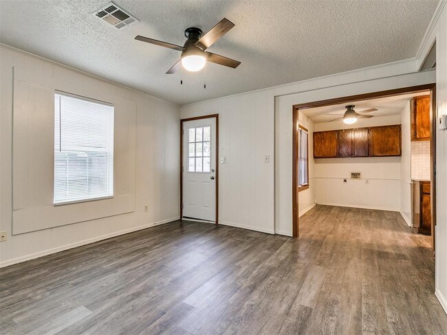 Photo - 217 E Daws St