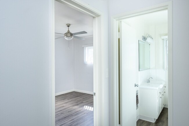 Whitsett Courtyard Apartments