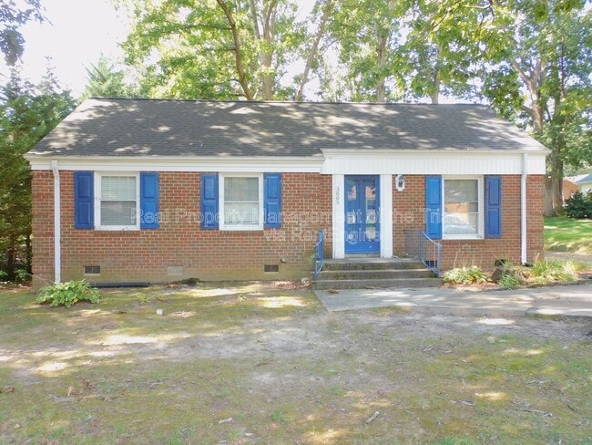 Building Photo - 3005 Stratford Dr Rental