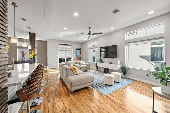 Photo - 4309 Marina St