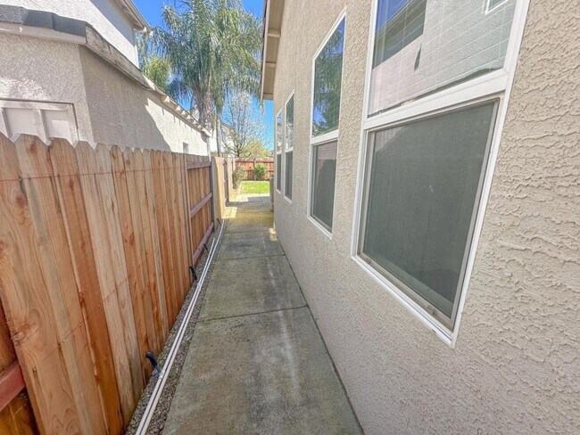 Photo - 2371 Wisconsin Ct