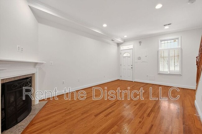 Photo - 902 13th St NE