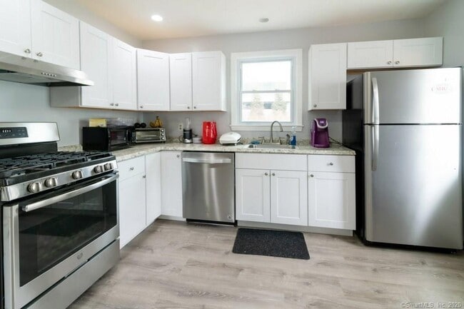 Photo - 100 Waller Rd