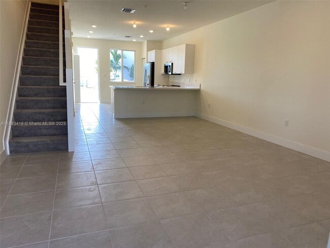 Photo - 10250 NW 66th St